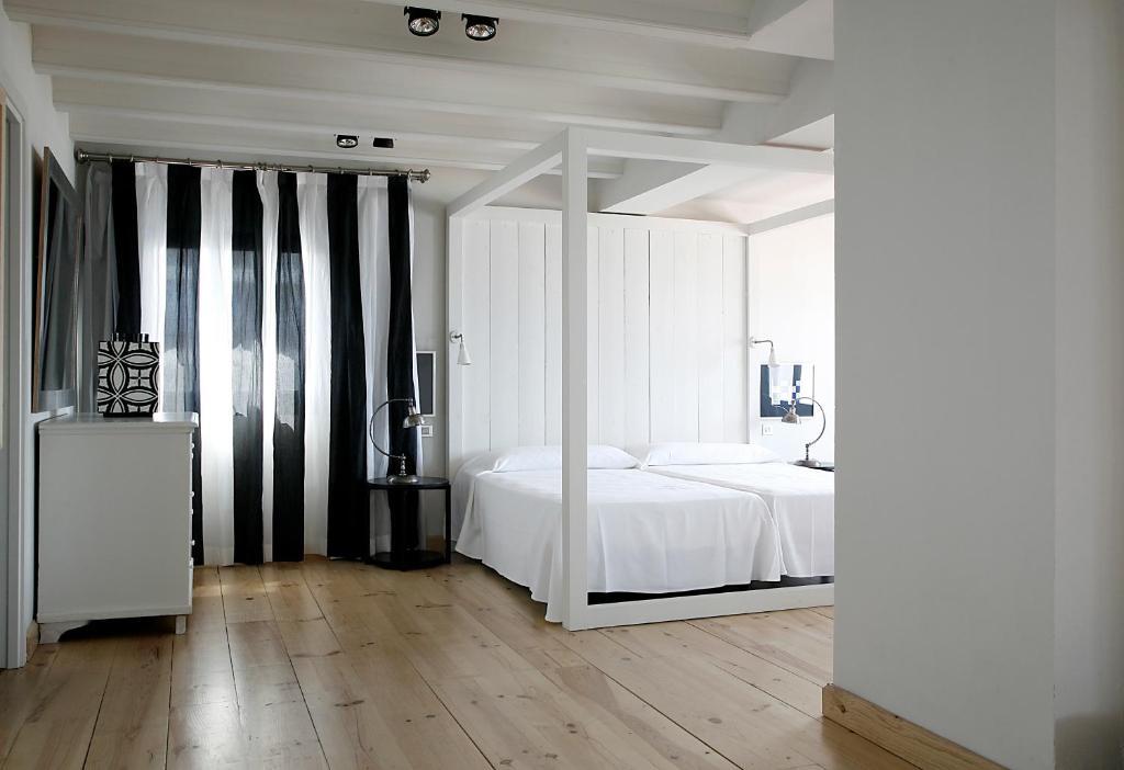 Chambre Lits Jumeaux - Vue sur Piscine